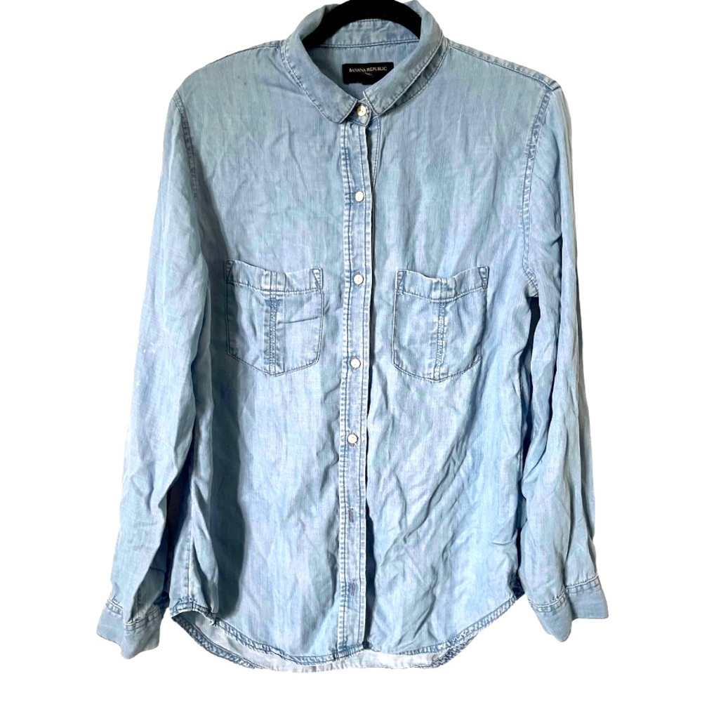 Banana Republic Soft Wash Tencel Chambray Blue Button Down Shirt‎
